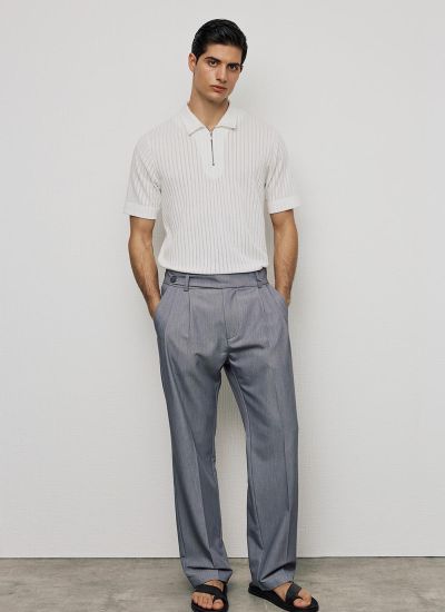 Παντελόνι με loose γραμμή, πιέτες και κούμπωμα στο πλάι